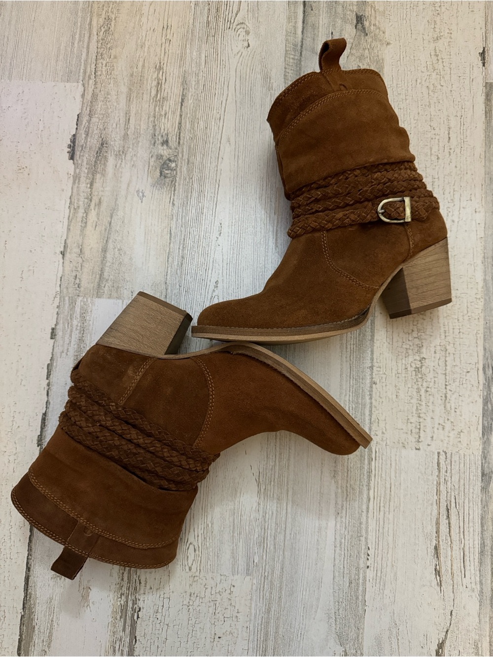 Dingo Soft Suede Braided Wrap Strap Round Toe Pull On Block Heeled Boot 7